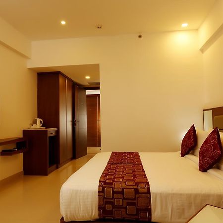 Hotel Arcadia Regency Alappuzha Kültér fotó